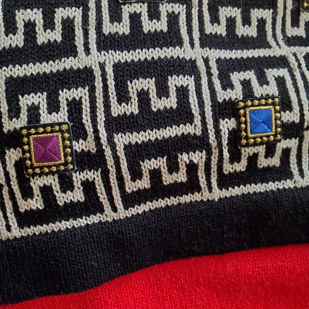 sweater - Picture 2 of 3